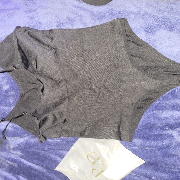 Shapewear - Picture 1 of 4